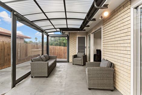 Photo of property in 6 Harobed Place, Weymouth, Auckland, 2103