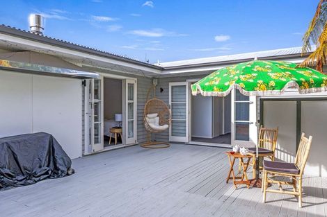 Photo of property in 2 Alberta Street, Acacia Bay, Taupo, 3330
