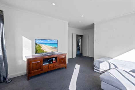 Photo of property in 8 Martin Road, Manurewa, Auckland, 2102