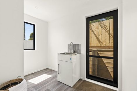 Photo of property in 30c Russell Road, Manurewa, Auckland, 2102