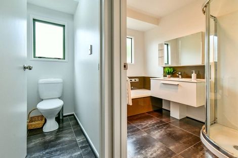 Photo of property in 7a Carnoustie Drive, Wattle Downs, Auckland, 2103