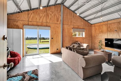 Photo of property in 590c Frankley Road, Hurworth, New Plymouth, 4371