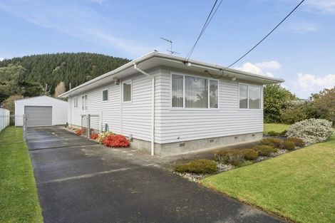Photo of property in 18 Buckley Grove, Paraparaumu, 5032