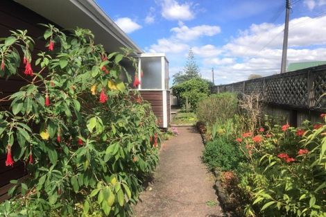 Photo of property in 3/165a Colwill Road, Massey, Auckland, 0614