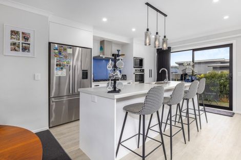 Photo of property in 39 Karearea Avenue, Kenepuru, Porirua, 5022