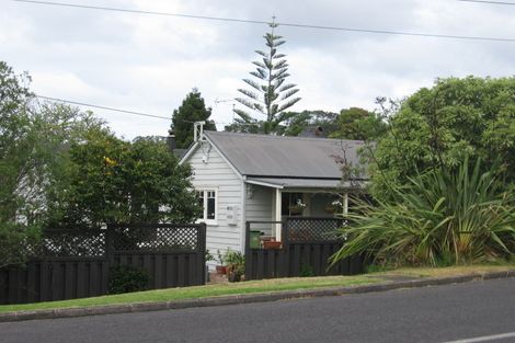 Photo of property in 36 West Lynn Road, Titirangi, Auckland, 0604