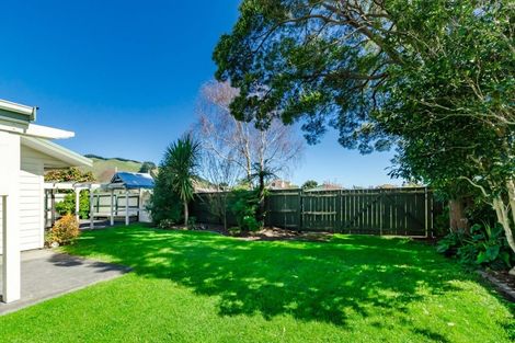 Photo of property in 81 Elizabeth Street, Waikanae, 5036