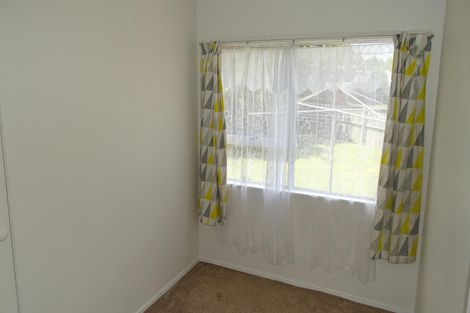 Photo of property in 2/23 Challen Close, Conifer Grove, Takanini, 2112