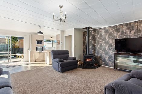 Photo of property in 35 Puriri Crescent, Edgecumbe, 3120