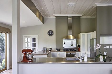 Photo of property in 1/70 Princes Street, Northcote Point, Auckland, 0627