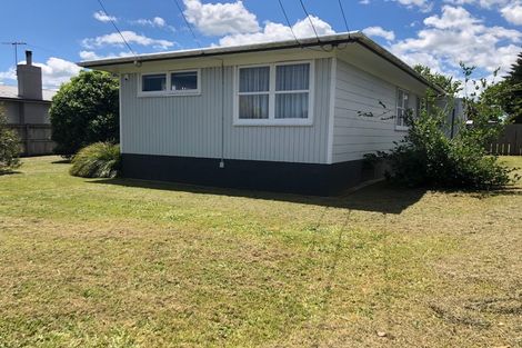 Photo of property in 27 Alma Crescent, Papakura, 2110