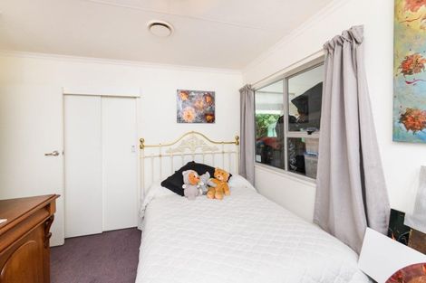 Photo of property in 16 Antrim Place, Hokowhitu, Palmerston North, 4410