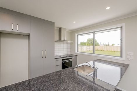 Photo of property in 4 Pohatu Lane, Otaki, 5512