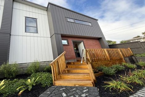 Photo of property in 16 Don Oliver Lane, Glen Eden, 0602