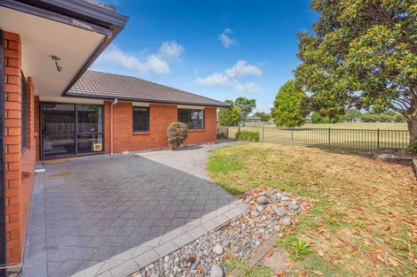 Photo of property in 11 Greenough Place, Rototuna, Hamilton, 3210