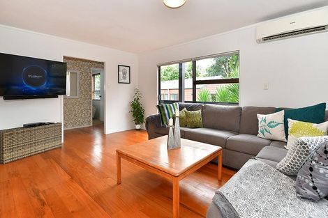 Photo of property in 3/427 Don Buck Road, Massey, Auckland, 0614