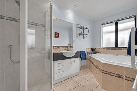 Photo of property in 41 Chadlington Avenue, Henderson, Auckland, 0612