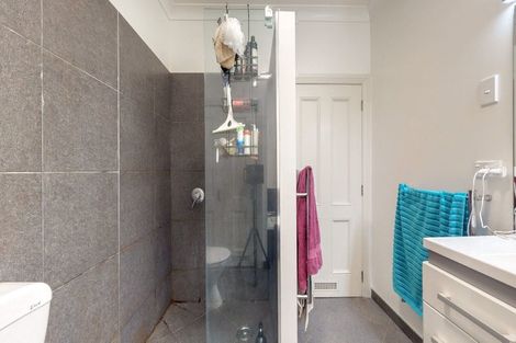 Photo of property in 44 Aurora Terrace, Kelburn, Wellington, 6012