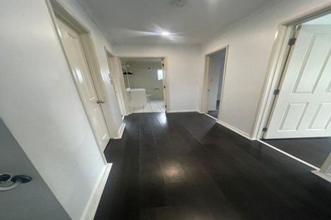 Photo of property in 3 Dainton Place, New Lynn, Auckland, 0600