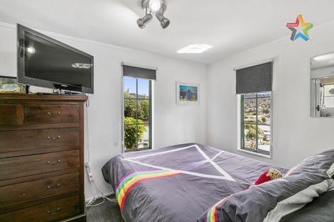 Photo of property in 2/9 Montgomery Street, Stokes Valley, Lower Hutt, 5019