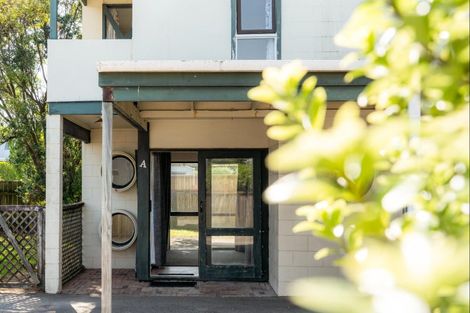 Photo of property in 98a Karewa Parade, Papamoa Beach, Papamoa, 3118