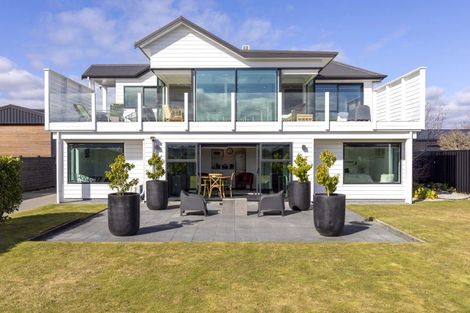 Photo of property in 20 Pukenamu Road, Rainbow Point, Taupo, 3330
