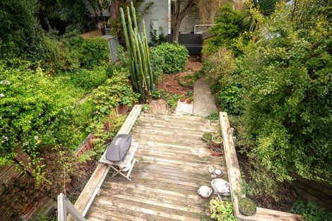 Photo of property in 19 Moir Street, Mount Victoria, Wellington, 6011