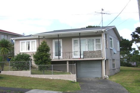 Photo of property in 1/72 Aeroview Drive, Beach Haven, Auckland, 0626