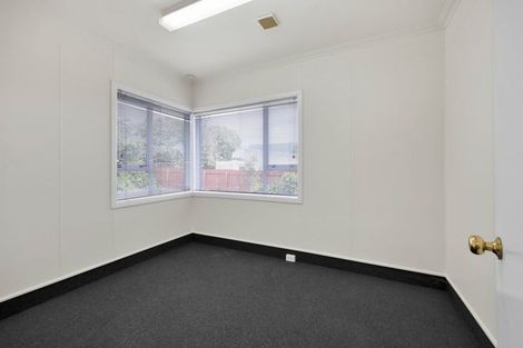 Photo of property in 379 Broadway, Stratford, 4332