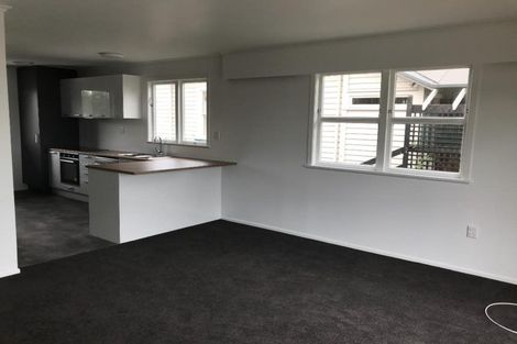 Photo of property in 2/22 Marama Street, Castor Bay, Auckland, 0620