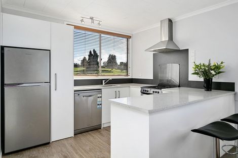 Photo of property in 11 Besley Place, Acacia Bay, Taupo, 3330
