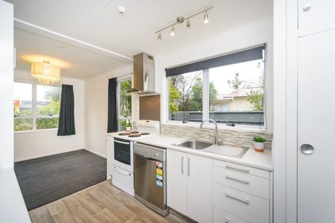 Photo of property in 28 Rhodes Drive, Kelvin Grove, Palmerston North, 4414