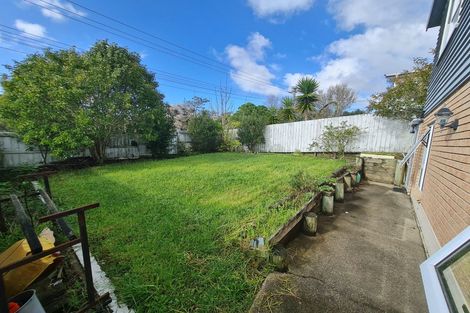 Photo of property in 39 Sunnyside Road, Sunnyvale, Auckland, 0612
