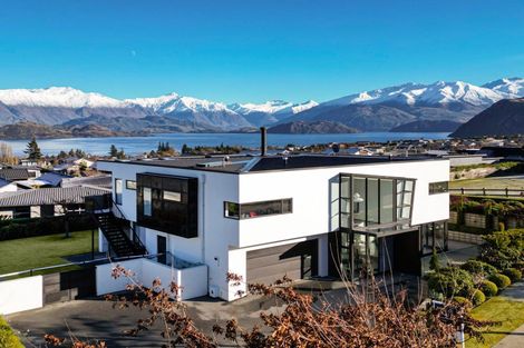 Photo of property in 47 Forest Heights, Wanaka, 9305