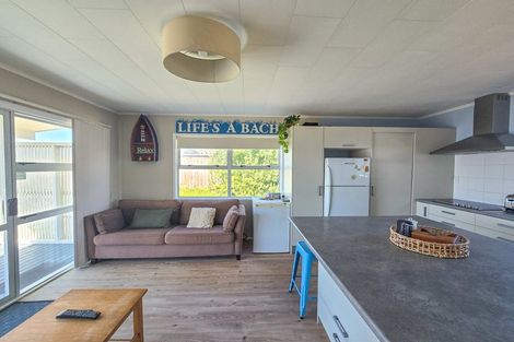 Photo of property in 585 Pukehina Parade, Pukehina, Te Puke, 3189