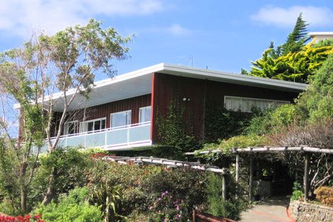 Photo of property in 21 Southern Cross Crescent, Island Bay, Wellington, 6023