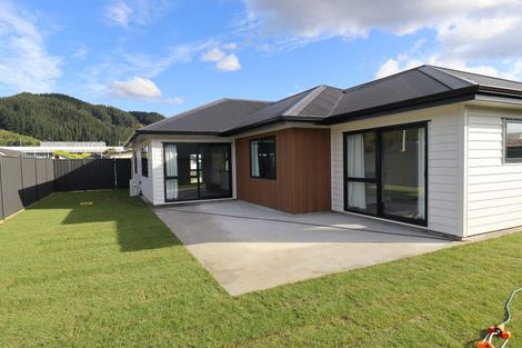Photo of property in 34 Castletown Street, Wallaceville, Upper Hutt, 5018