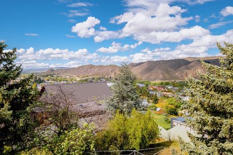 Photo of property in 5 View Road, Bridge Hill, Alexandra, 9320