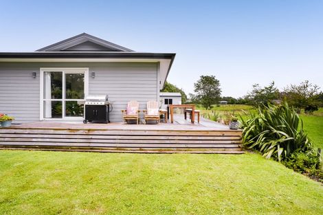 Photo of property in 8 Manatu Lane, Inglewood, 4330