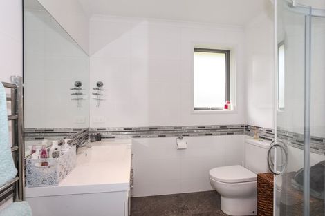 Photo of property in 130 Hillpark Drive, Pokeno, 2402