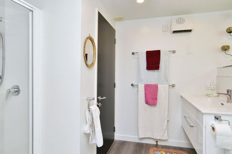 Photo of property in 2/272 Marine Parade, New Brighton, Christchurch, 8061