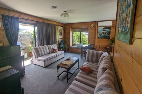 Photo of property in 64 Bassett Road, Johnsonville, Wellington, 6037