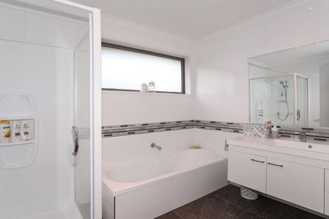 Photo of property in 130 Hillpark Drive, Pokeno, 2402