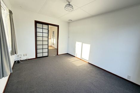 Photo of property in 17 Cypress Drive, Maungaraki, Lower Hutt, 5010