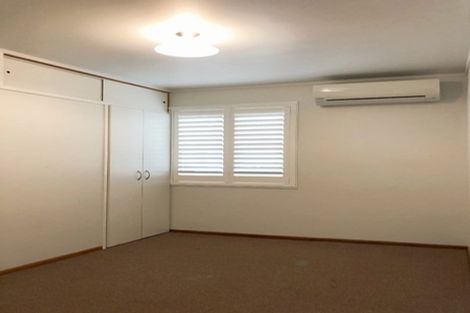 Photo of property in 8 Divich Avenue, Te Atatu South, Auckland, 0610