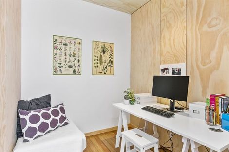 Photo of property in 15 Moir Street, Mount Victoria, Wellington, 6011