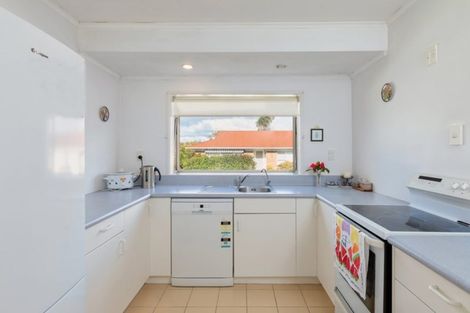 Photo of property in 2/171 Pigeon Mountain Road, Half Moon Bay, Auckland, 2012