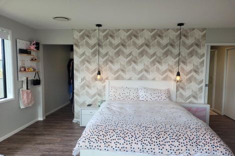 Photo of property in 7 Twin Way, Hurworth, New Plymouth, 4310