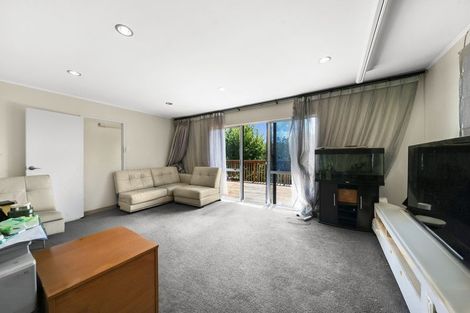 Photo of property in 6 Theban Place, Totara Vale, Auckland, 0629