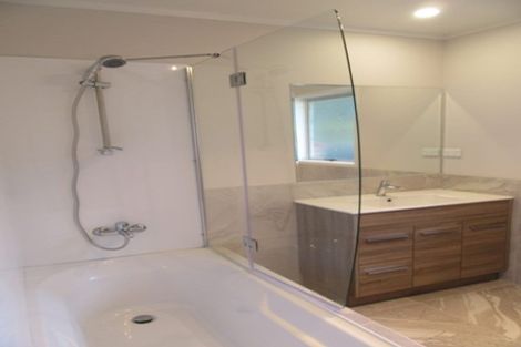 Photo of property in 2/21 Ferndale Road, Mount Wellington, Auckland, 1060